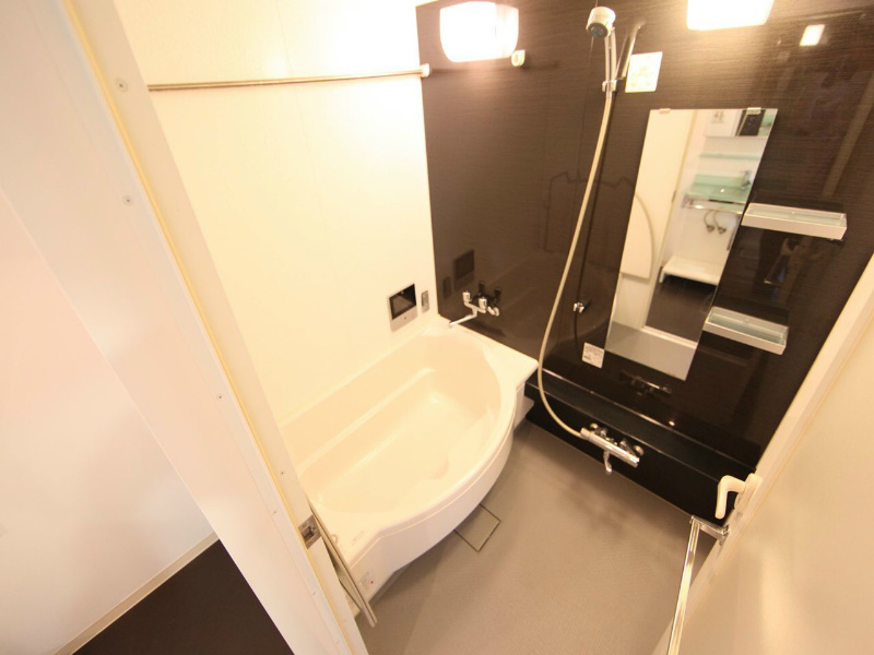 バス・シャワールーム　浴室暖房乾燥機付　ＴＶ付お風呂　ゆったりしてます