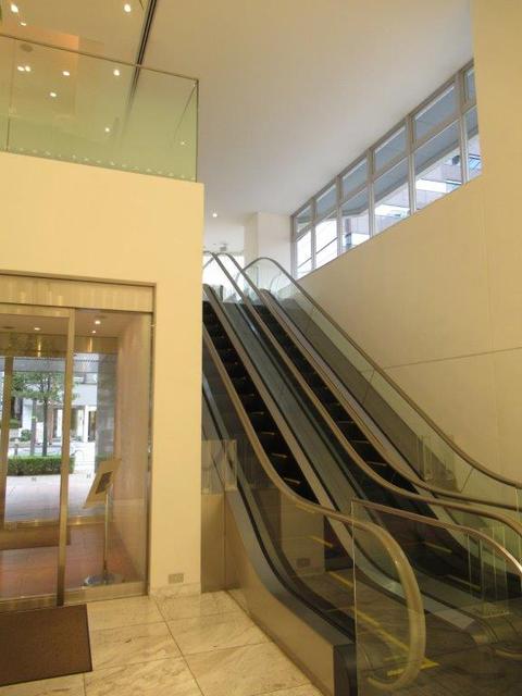 エントランス　メインエントランスホール