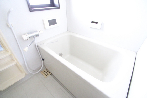 バス・シャワールーム　※別部屋の写真です