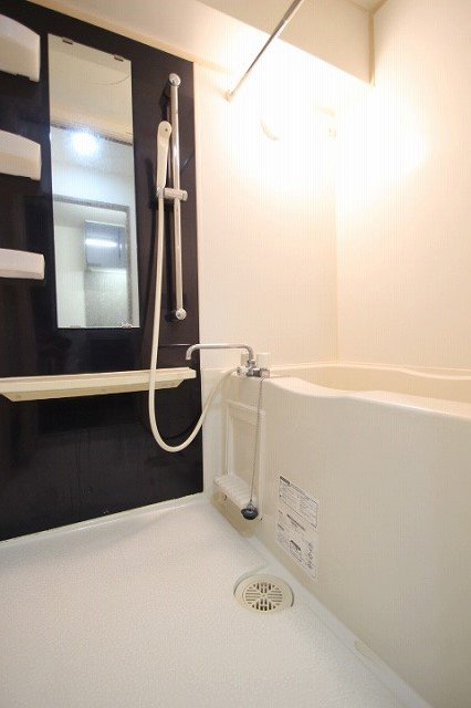 バス・シャワールーム　同物件、別号室のものです。
