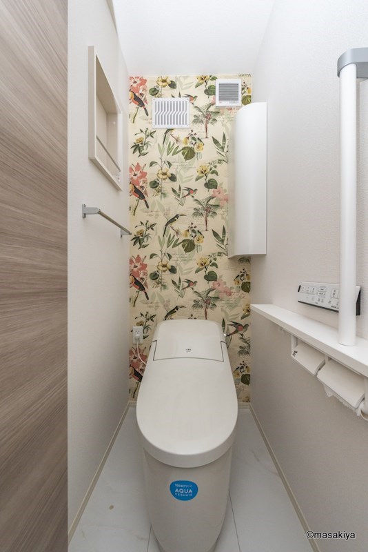 トイレ　トイレ　ウォシュレット付