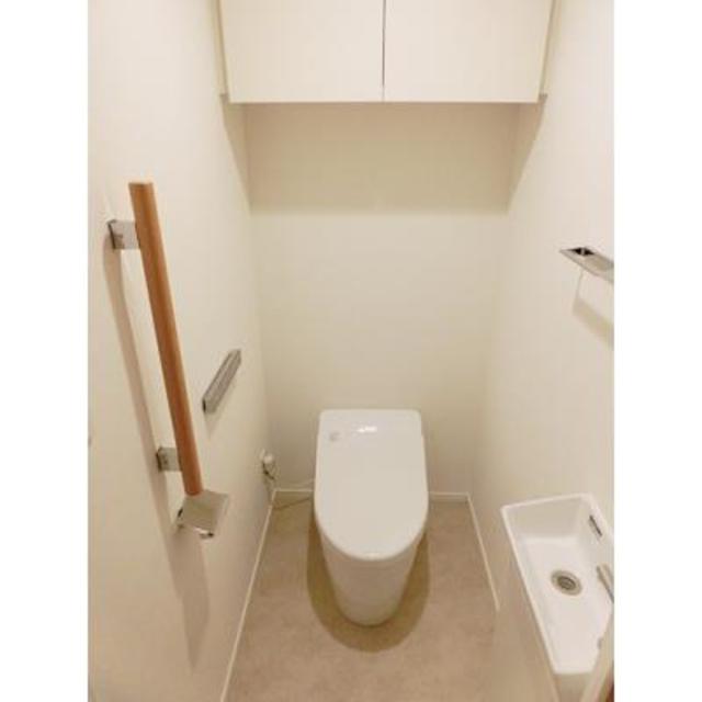 トイレ　※写真は同タイプ住戸です。