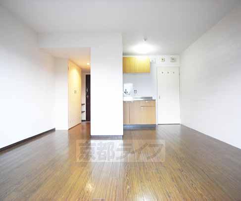 居室・リビング　南向きで室内も明るく気持ちが良い