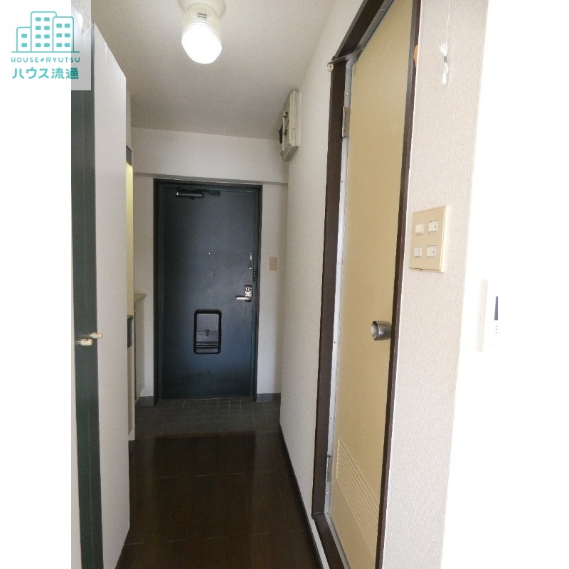 居室・リビング　※別号室の写真です