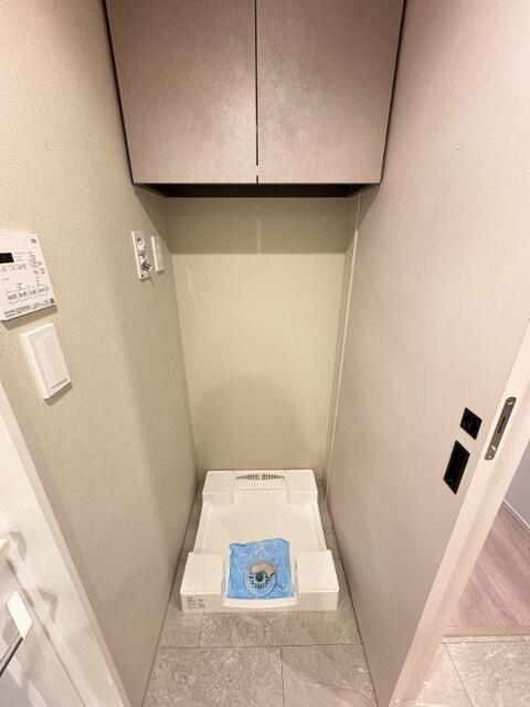 玄関　洗濯機置場