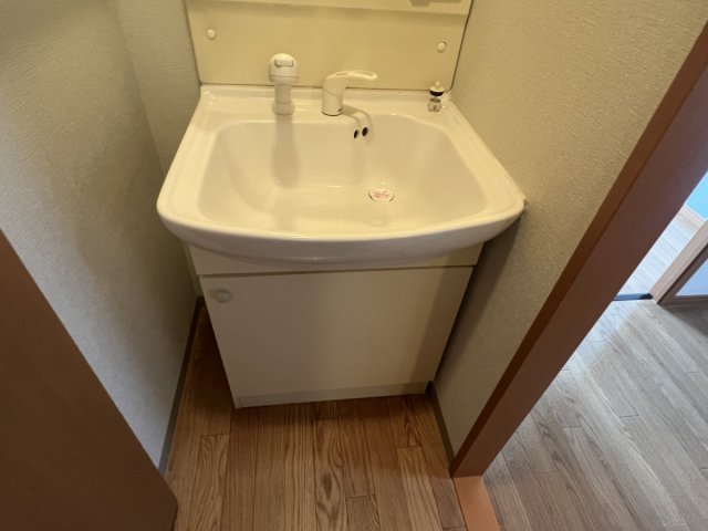 洗面設備　トイレ　ウォシュレット付き