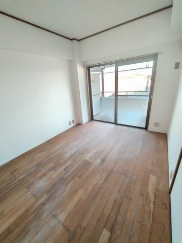 その他部屋・スペース　バルコニー側洋室