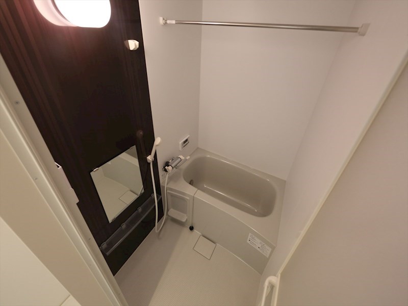 バス・シャワールーム　浴室暖房乾燥機付　追い焚き・オートバス機能付お風呂　同仕様写