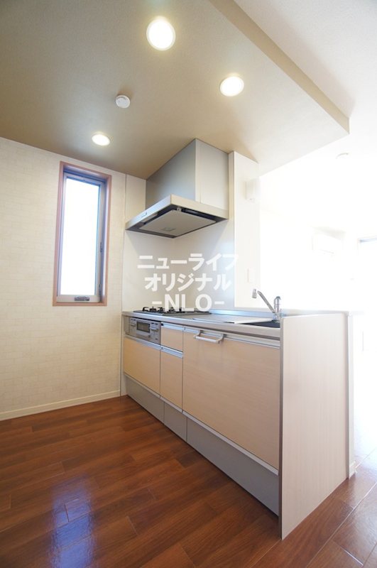 キッチン　ご家族との会話が弾むカウンター付き対面式キッチン。