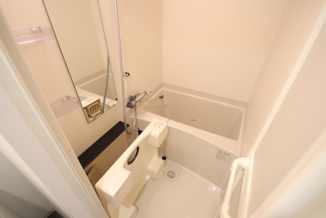 バス・シャワールーム　※別室の参考写真の為、現況優先です。