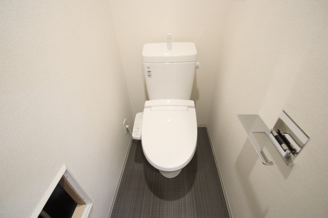 トイレ　※別室の参考写真の為、現況優先です。