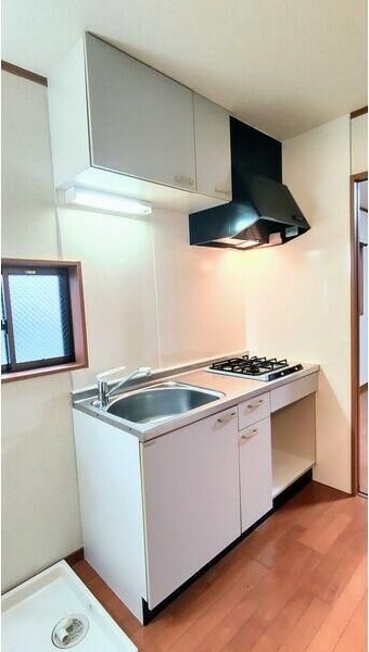 キッチン　※写真は同じマンションの違う部屋のものになります。