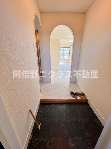 玄関　内装は同建物別部屋の参考写真です。