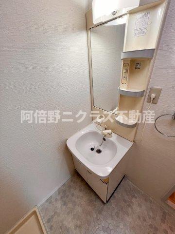 洗面設備　内装は同建物別部屋の参考写真です。
