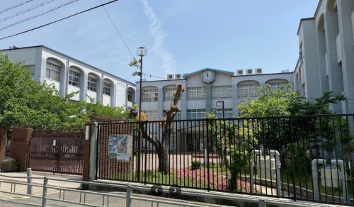 中学校　大阪市立文の里中学校（中学校）まで605m