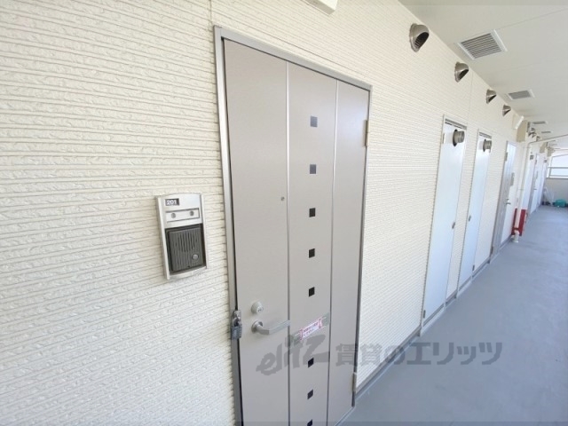 玄関　インターホン