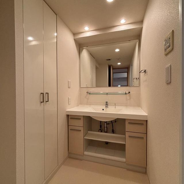 洗面設備　※写真は同タイプ住戸です。