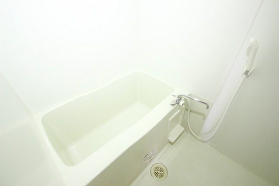 バス・シャワールーム　※別室の写真を使用しております※