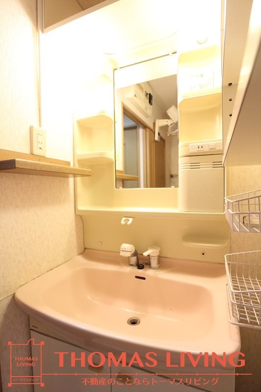 洗面設備　※写真を準備中のため、同物件の別室写真をご参照下さい。