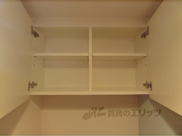 トイレ　上部収納