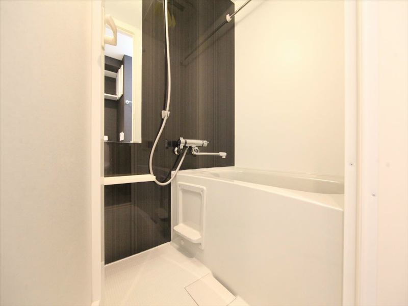 バス・シャワールーム　浴室暖房乾燥機付　追い焚き・オートバス機能付お風呂