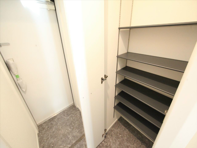 玄関　玄関　シューズボックス付　ダブルロック