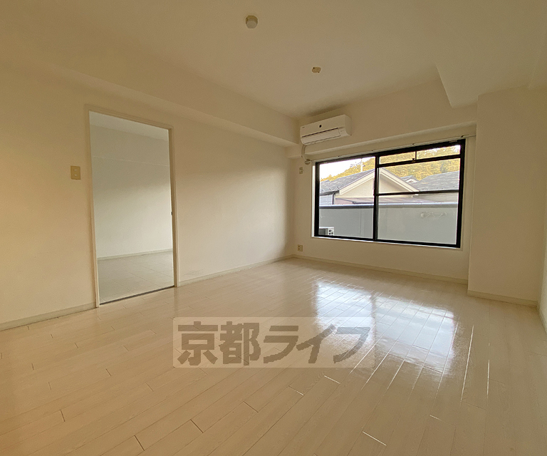 居室・リビング　白尾基調としたお部屋です