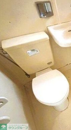 西武有楽町線 新桜台駅 徒歩2分 2階建 築40年のトイレ写真