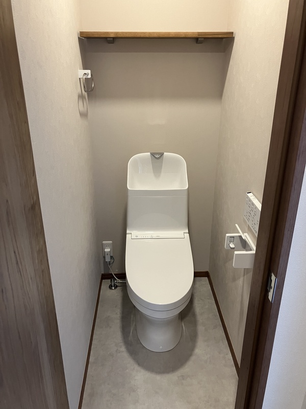 トイレ　落ち着いた色調のトイレです♪
