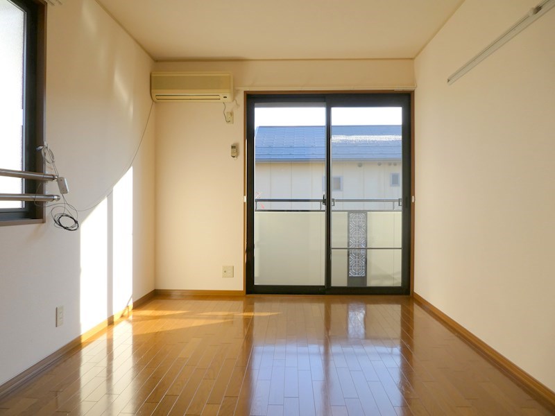 居室・リビング　写真は201号室です（参考）