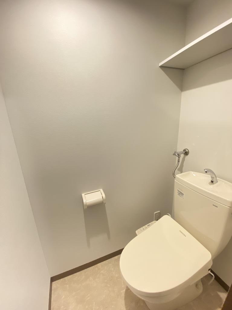 トイレ　温水洗浄便座設置済み！