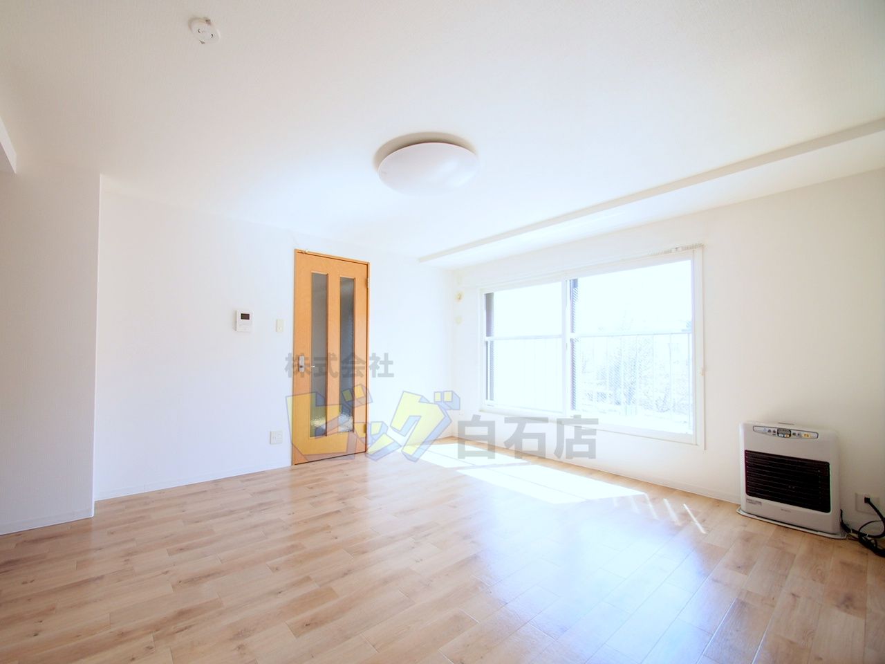 居室・リビング　日当たり良好で明るいリビングです♪