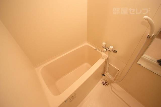 バス・シャワールーム　６０３号室内装写真参照