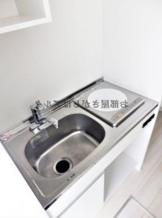 キッチン　コンパクトなキッチンで掃除もラクラク