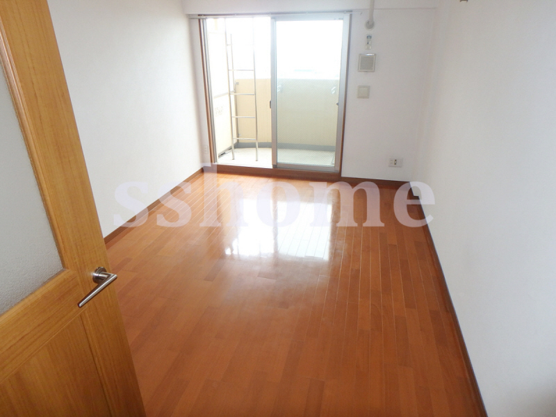 居室・リビング　日当たり良好の室内です