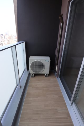 バルコニー　バルコニーからの眺めを楽しみながら食事をしませんか