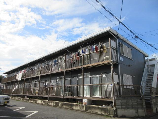 建物外観　軽量鉄骨造