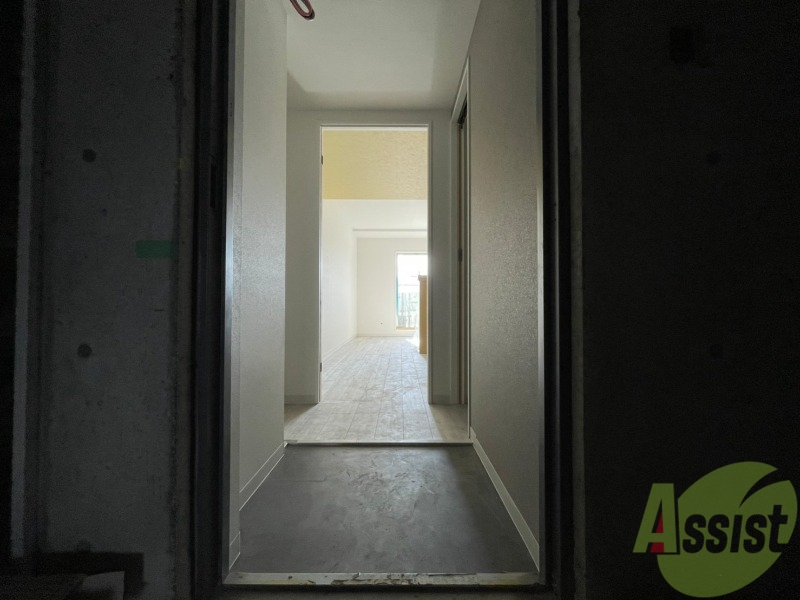 玄関　玄関です。すぐ広いリビングにつながっています。