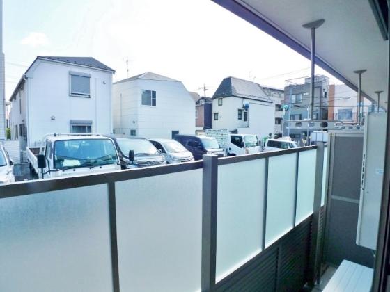 バルコニー　テラスは南東向きで日当たり良好♪