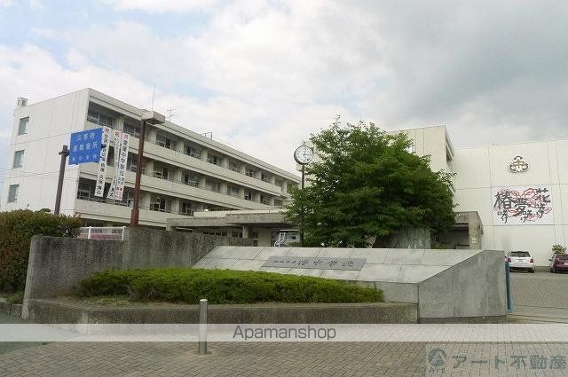 中学校　椿中学校（中学校）まで878m