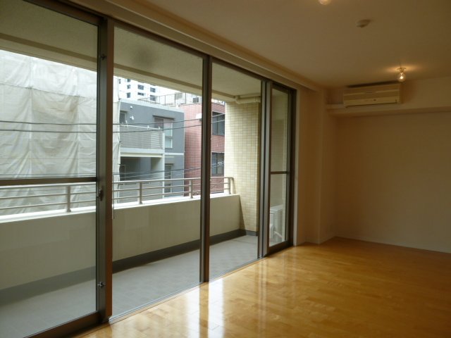 居室・リビング　内観1