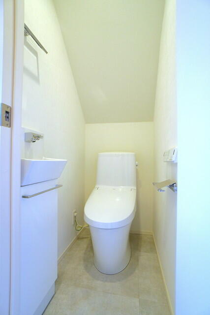 トイレ　※写真は同タイプ住戸です。