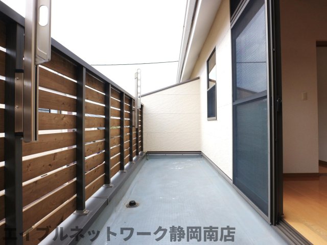 バルコニー　落ち着いた時間を過ごせるバルコニーです