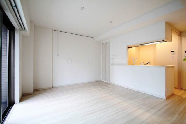 居室・リビング　床暖房付きのリビング