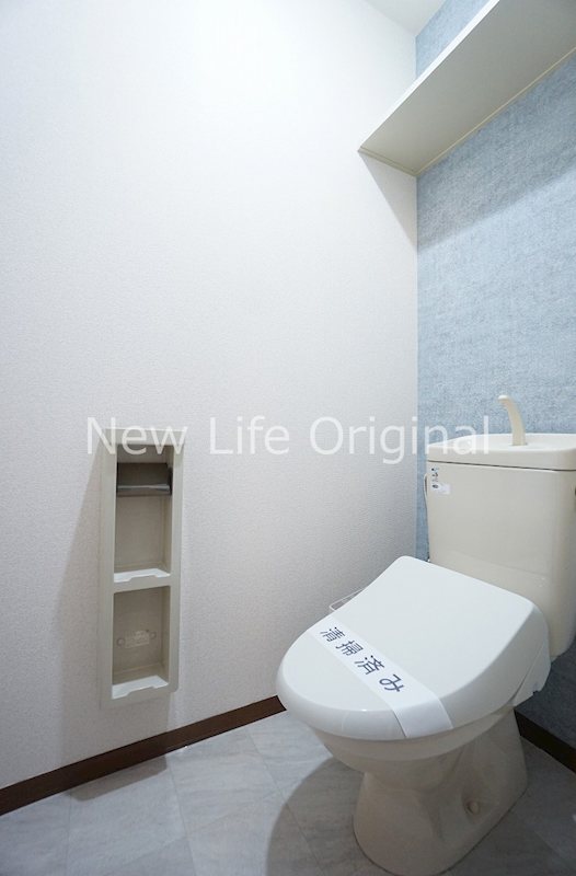 トイレ　あると嬉しい温水洗浄便座付きです☆