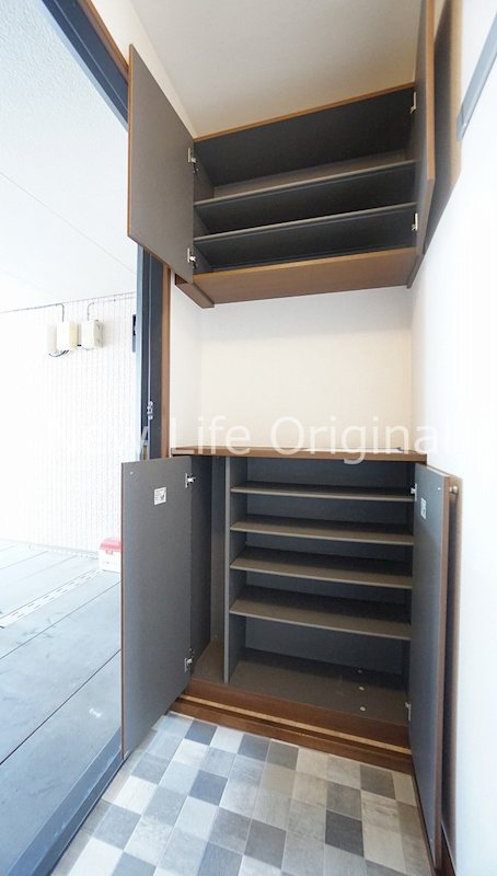 その他設備　上下に分かれた使い勝手のいいシューズボックスです☆