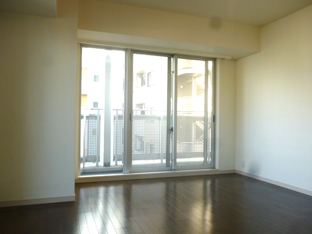 居室・リビング　内観1