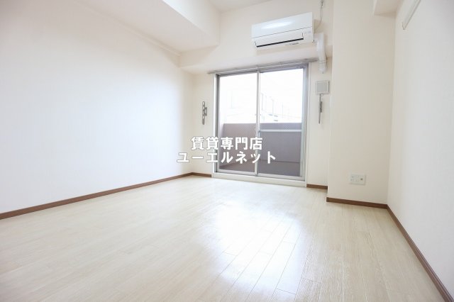 居室・リビング　ゆったりとくつろげる、落ち着きのある居室空間です