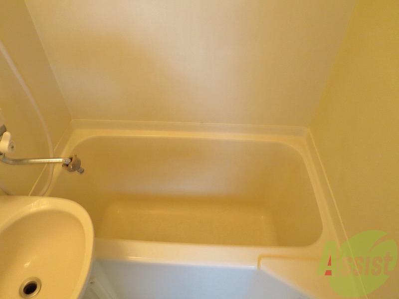 バス・シャワールーム　お風呂です。ワイドな感じなのでぜひご確認ください。