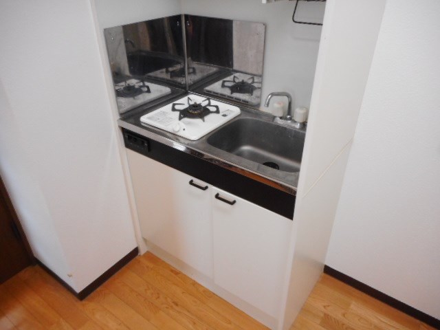 キッチン　キッチン※他号室の参考写真となります